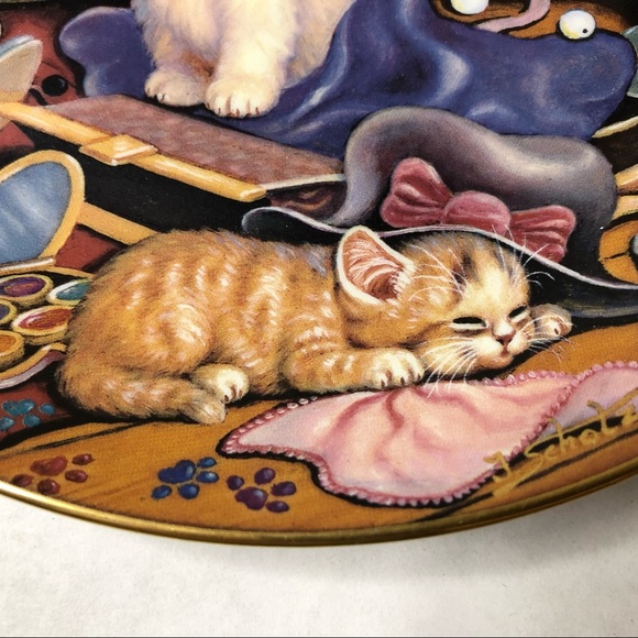 FASHION FROLIC Amewsing Adventures Kittens Collector’s Plate - Picture 6 of 6